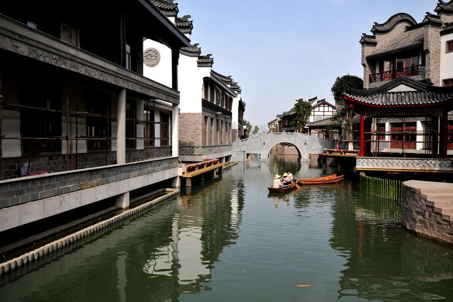 成都人造"假古镇",称周庄"翻版"却更有特色,耗资20亿门票0元