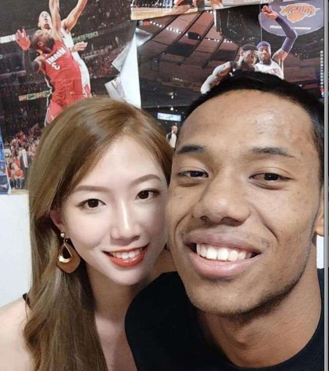 说起祝铭震,他的母亲是一位中国人,父亲则是一位乌干达人,当时他的