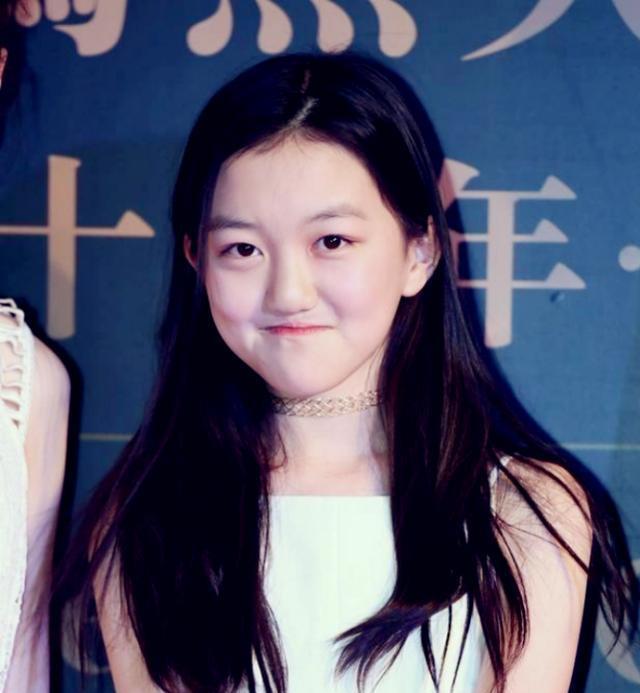 王菲女儿李嫣一出生因嘴巴被嘲讽不好看,如今逆袭成了"小仙女"_腾讯