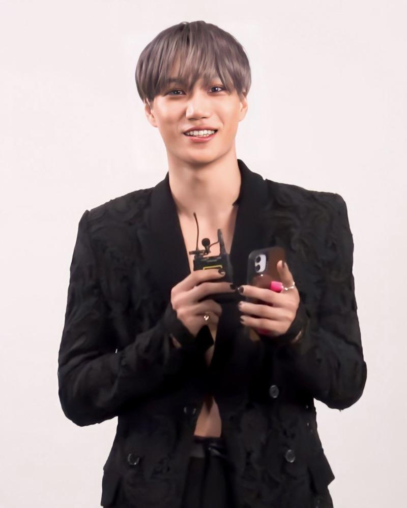 exo金钟仁新专宣传黑外套内搭空气太帅初舞台将与柳智敏同场秀引关注