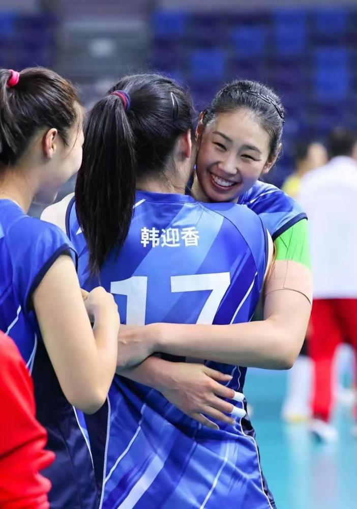 辽宁华君女排3:0轻松胜广东,老将颜妮成定海神针