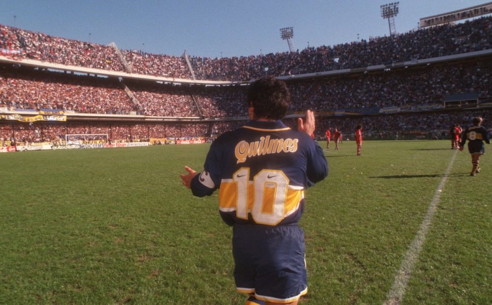 1997年,马拉多纳在纽厄尔老男孩与博卡青年队的比赛中.