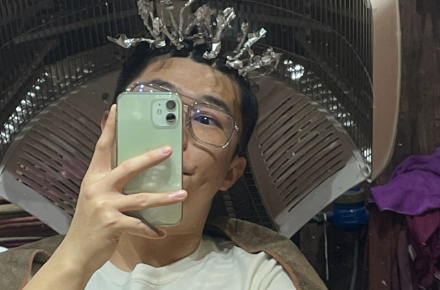 这才是传承德云社周九良烫头改变形象这造型深得于谦老师真传