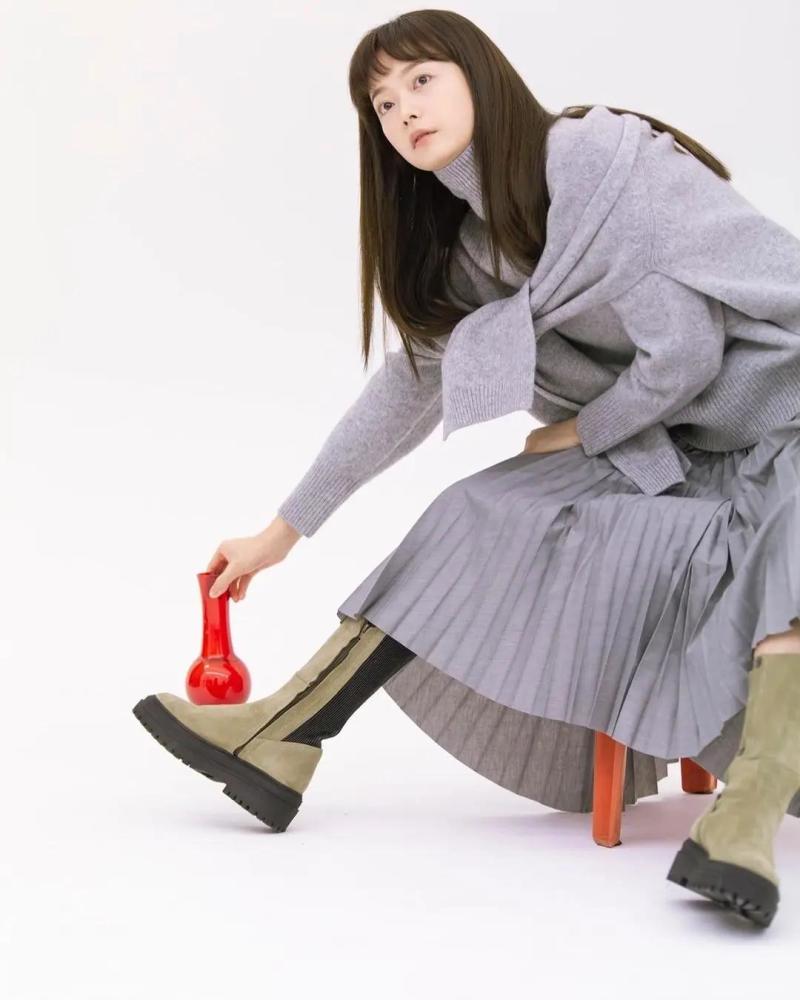 rm资讯:钟国ins更新!全昭旻杂志照!《海盗》剧组现新冠