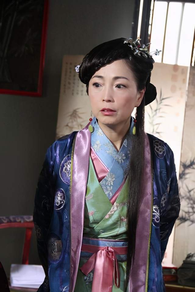 "石榴姐"苑琼丹:曾是林正英生前女友,现被富商宠成公主_腾讯新闻