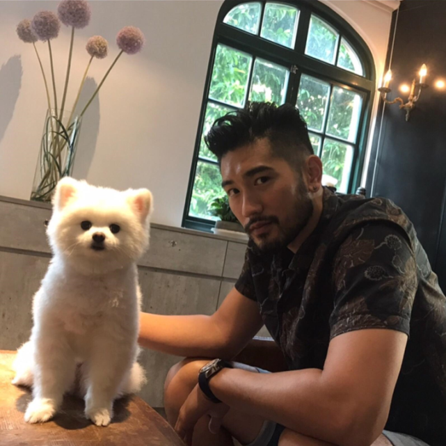 高宇桥凌晨发文怀念弟弟高以翔,好友为其写歌,女友晒照缅怀