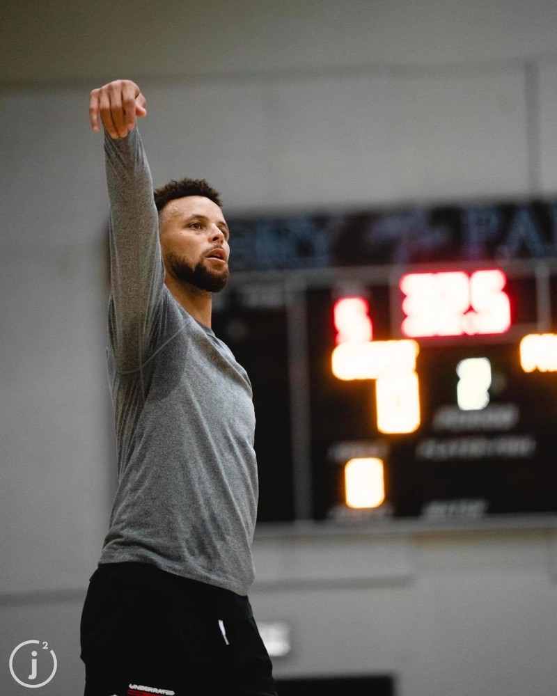 库里最新训练照来了!_腾讯新闻