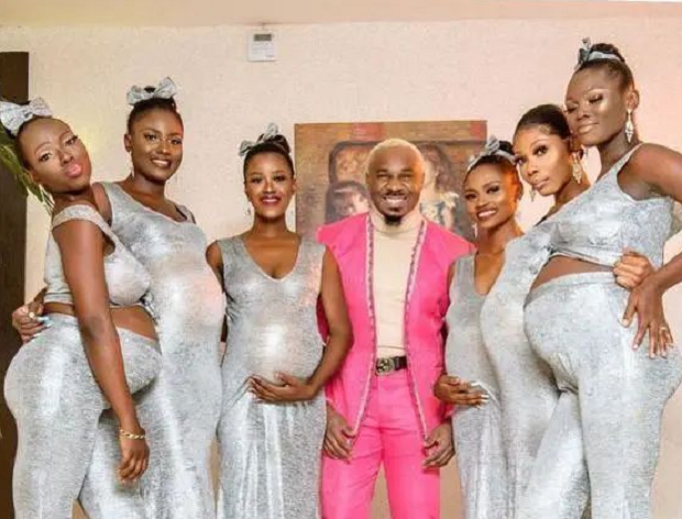 尼日利亚男子带6名女友参加婚礼