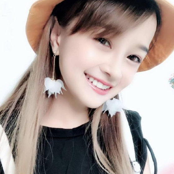 袖珍女孩黄韵伊放弃治疗北漂供弟上学年入百万拒做扶弟魔