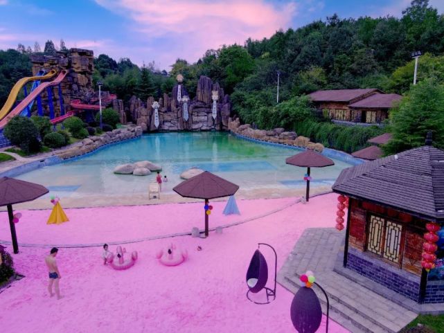西游记公园,开启温泉暖身养生之旅.相约山野度假胜地!
