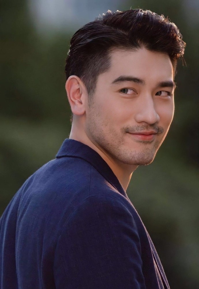 高以翔去世一周年,好友为祭拜他倒地猝死,女友却吃人血馒头与高家人