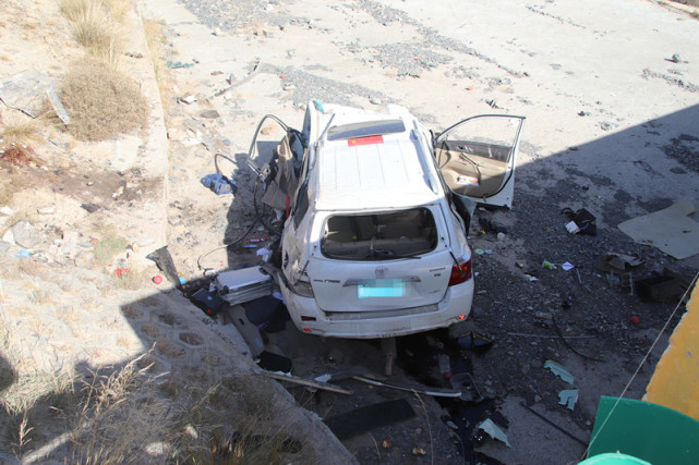 青a×超速酿事故,致3人当场死亡!|安全驾驶|京藏高速公路|安全车距