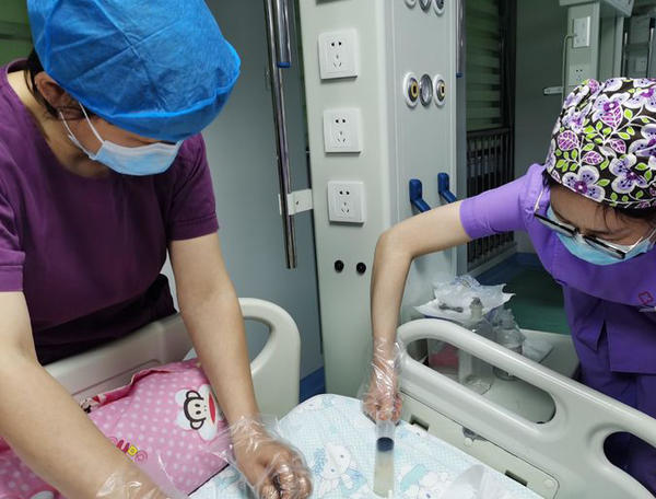 得知用法用量后,张玲第一时间制订了抢救方案,给予洗胃,导泄,解毒等