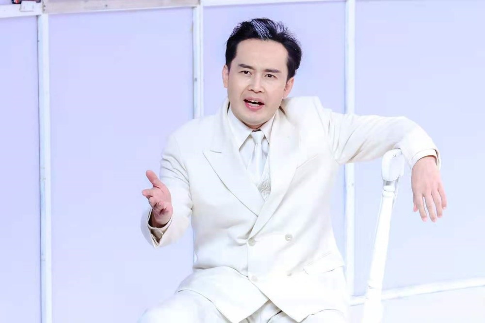 演员李晔:"后疫情时代"再看话剧《哥本哈根》_腾讯新闻