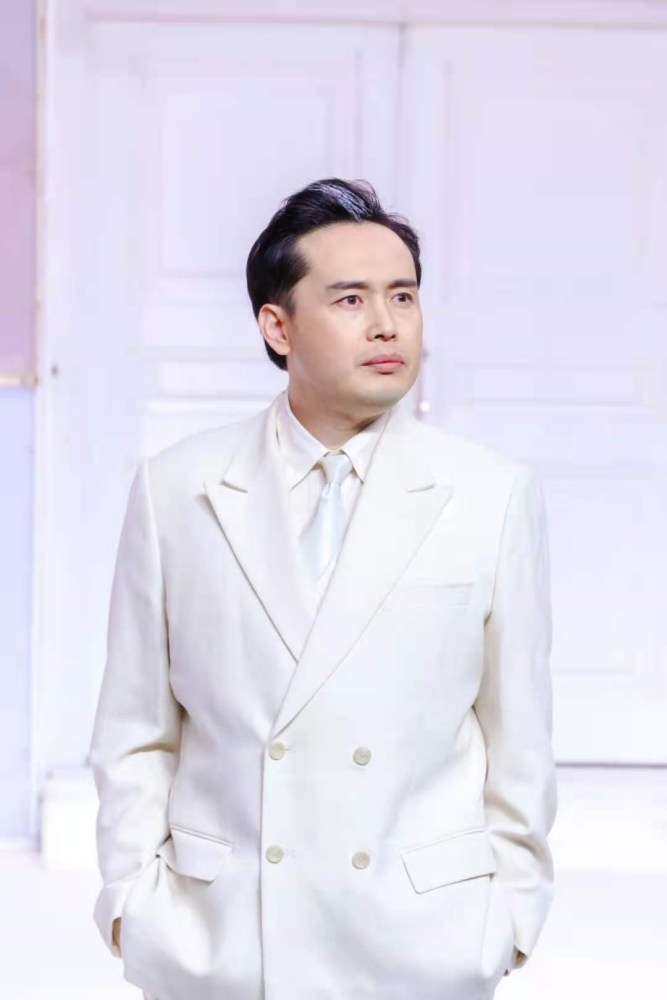 演员李晔:"后疫情时代"再看话剧《哥本哈根》_腾讯新闻