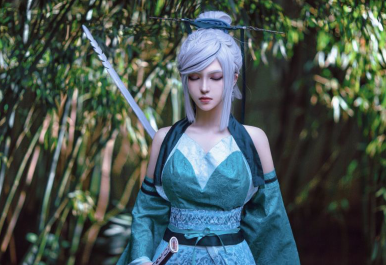 秦时明月终于在现实中找到晓梦大师形象气质比动漫还美名剑秋郦瞩目