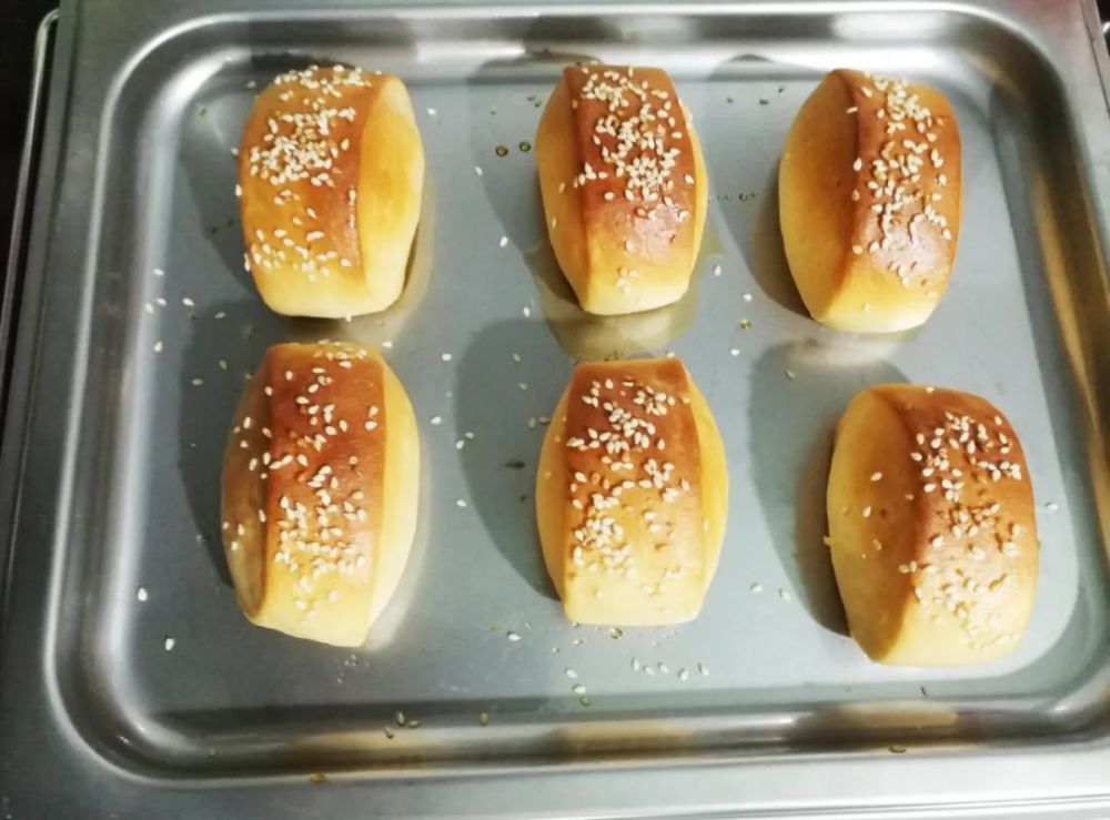 早餐冷馒头换一种方式吃特别香,奶香烤馒头的做法!