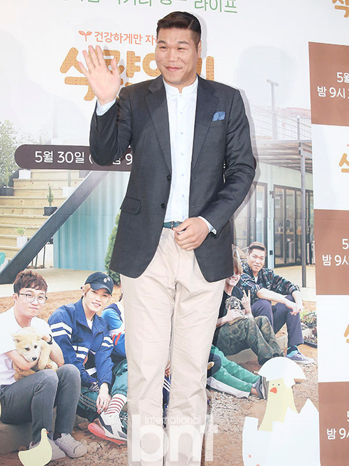 徐章勋为乒乓球少女捐款2000万韩元 "不要放弃梦想"