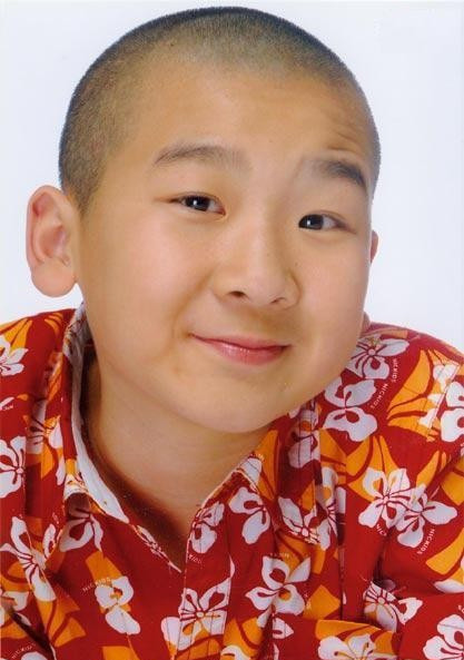 靠刘罗锅成最火童星连登3次春晚今30岁身材发福被吐槽