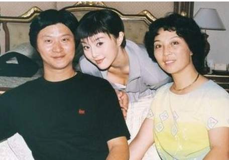 范冰冰全家福公开奶奶气质让人惊艳看到军人爷爷直呼般配
