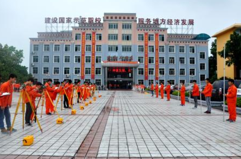 职业教育治理主体包括政府,职业学校,行业企业,社会组织等,这些主体的