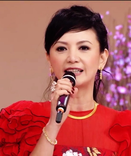 被称为美丽的化身与梁朝伟同居六年分手后嫁入豪门却被抛弃