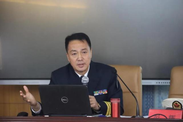 海军大连舰艇学院彭辉上校授课