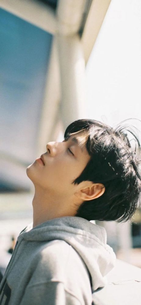 明星图库王喆帅气壁纸照片