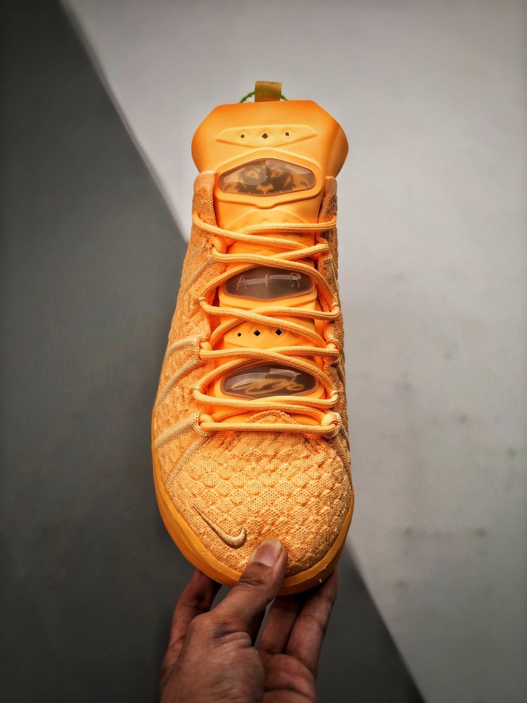 耐克詹姆斯18开箱测评