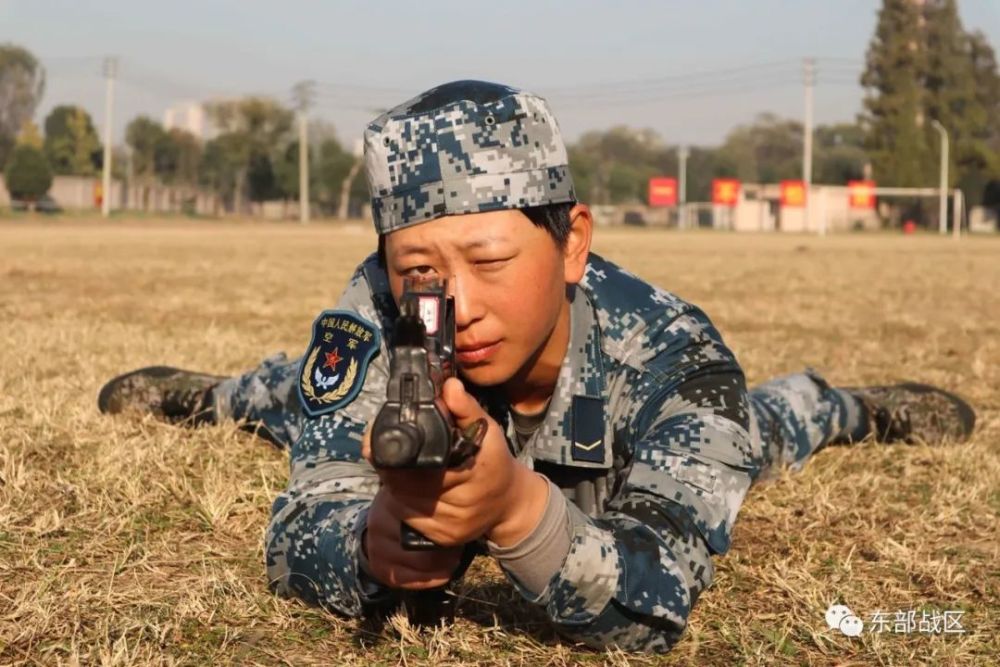 空军女兵,飒!