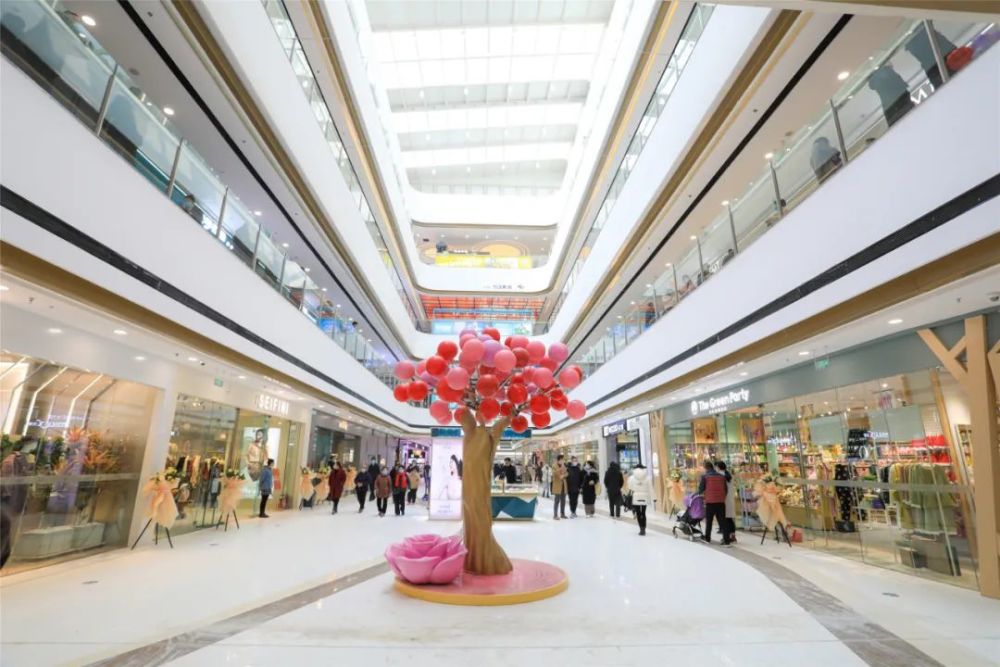 港汇万达广场共四层,功能分区跟其他的万达广场差不多,一二层有超市