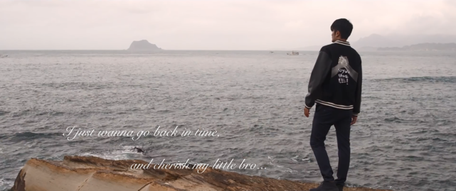 高以翔爸妈出演mv画面曝光,二哥床头摆放着兄弟合影,侄子首次露面