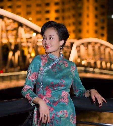 儿子是当红明星女儿是奥运冠军54岁的她才是人生赢家