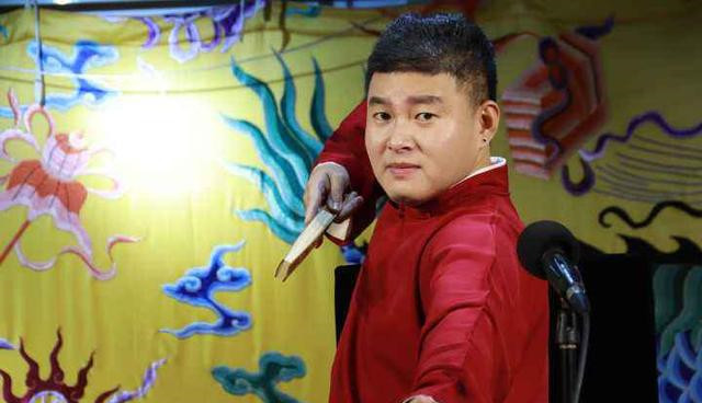 成为了德云社登上春晚年龄最小的演员,当时京剧神童的名号家喻户晓