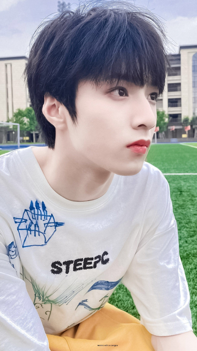 刘耀文精品手机壁纸满月准备好你们的内存