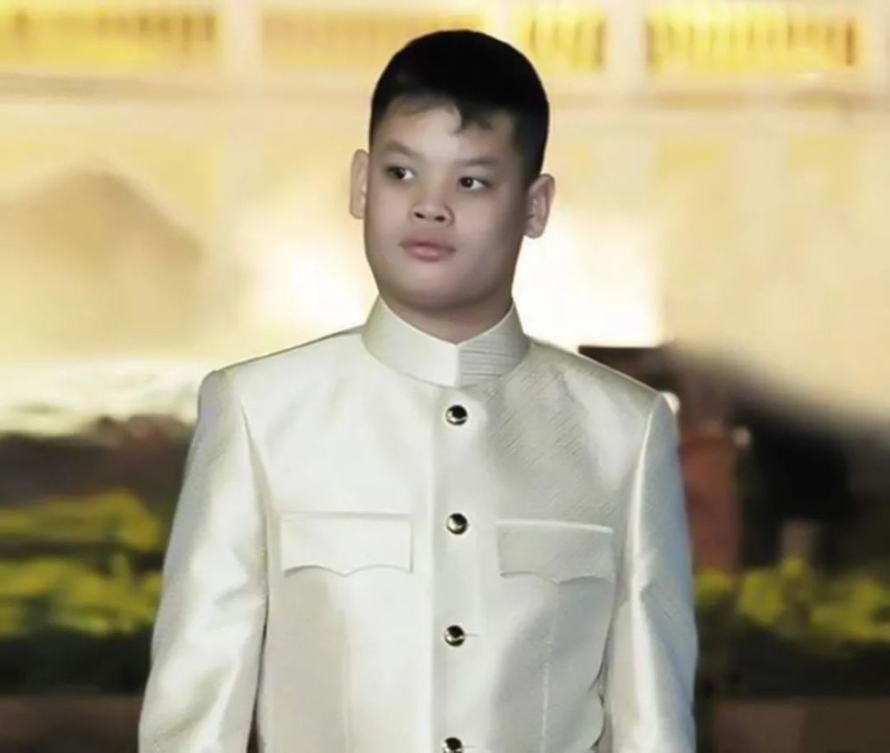 乘苏提达与大公主走得越来越近,诗妮娜抓住机会,笼络提帮功王子_腾讯