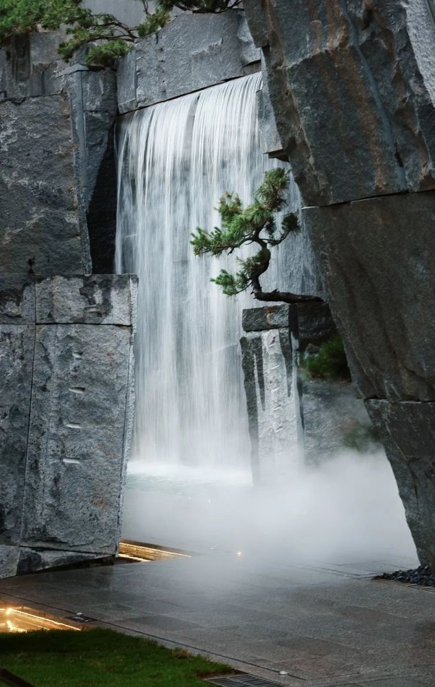 在贵阳远洋·万和世家,有文人墨客都向往的画卷,松瀑抚琴,夕阳秋影