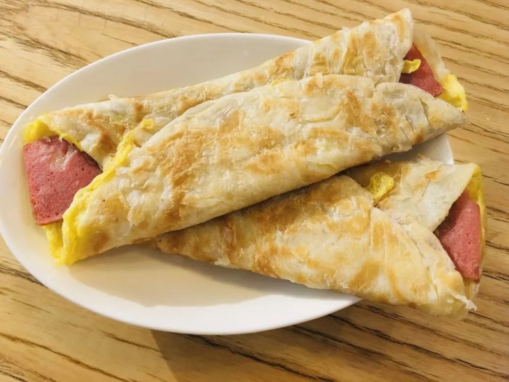 完全手工煎制每一口都鲜嫩多汁▲小淘实拍▲现在外面买个手抓饼,原味