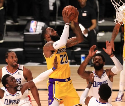 同样是两年合同詹姆斯085亿续约为何哈登能签103亿