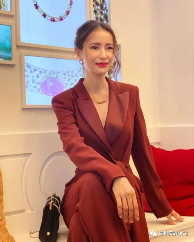 泰星ann畅谈17年爱情长跑:在等他的求婚,也在等结婚的日子