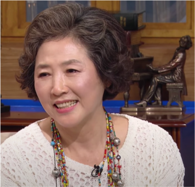 高斗心的私人生活上和很多女演员相似,离婚以及自己带孩子.