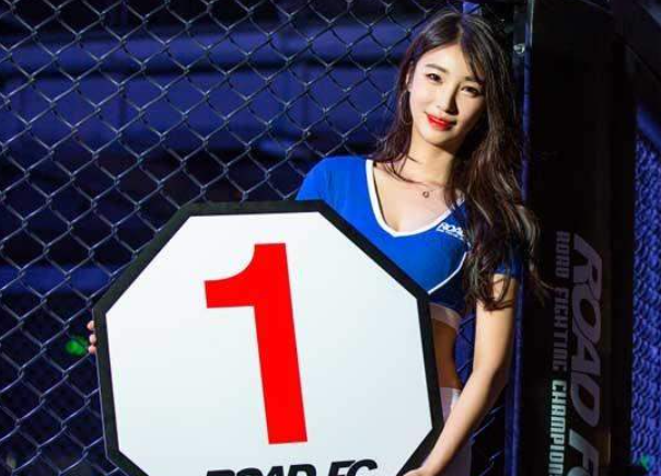 举牌女郎工资不高,为啥却活得多姿多彩?泰森:他们的副业来钱快