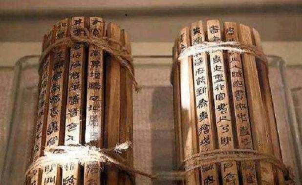 都说秦始皇修长城是暴政?湖北出土一批竹简,原来修长城是"铁饭碗"