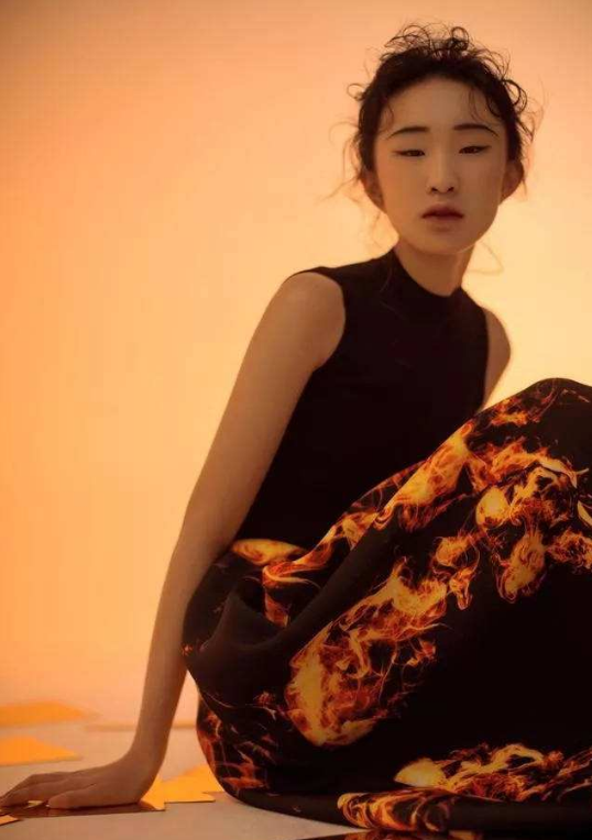 同样的审美观,塑造出了一个又一个长相大同小异的"网红".