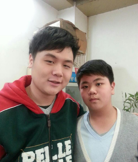 《外来媳妇本地郎》当中的康天佑扮演者张纹博,康