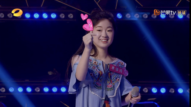 当单依纯好声音夺冠大火后2年前淘汰她的韩红有何感想