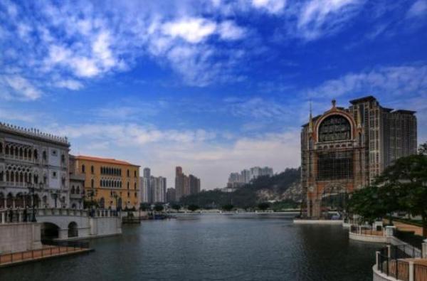 世界旅游景点排行榜_中国“十大旅游名洞”之一,是国家5A级旅游景区