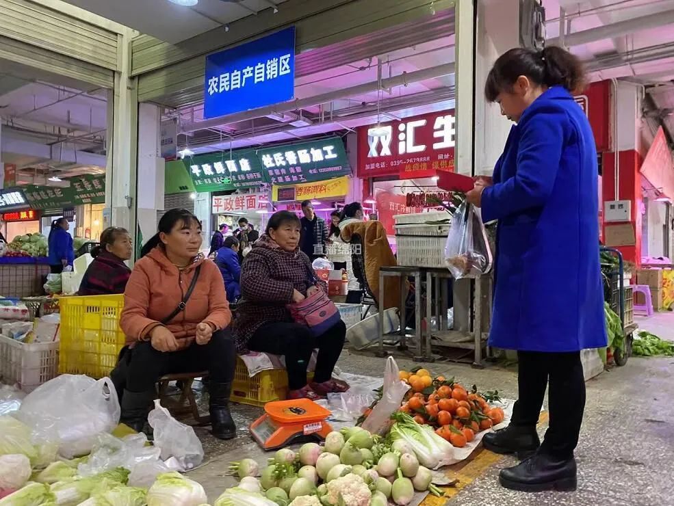 鼓樓市場攤位費低至1元佔道經營何時休