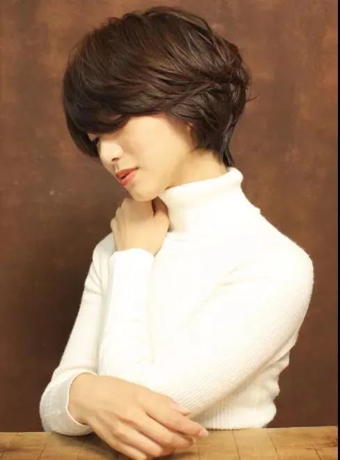 明年的短发也流行复古风了