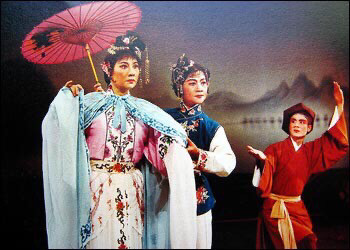 用"阿娘味"视角欣赏潮剧《荔镜记》